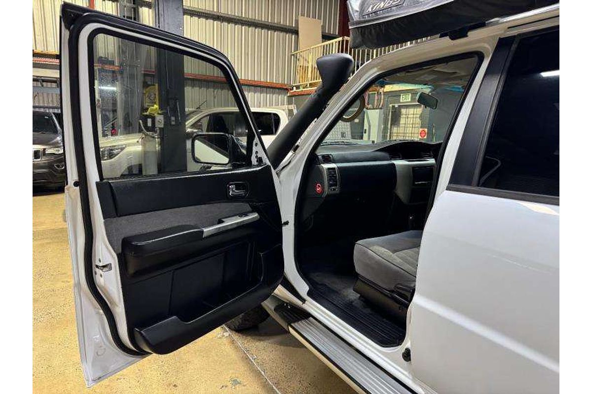 2014 Nissan Patrol ST Y61