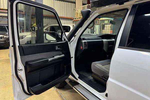2014 Nissan Patrol ST Y61