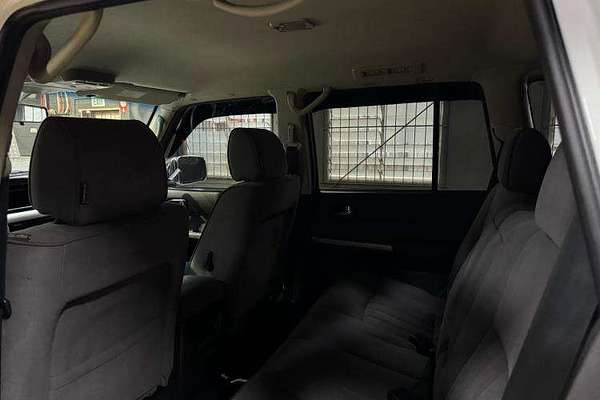 2014 Nissan Patrol ST Y61