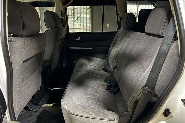 2014 Nissan Patrol ST Y61