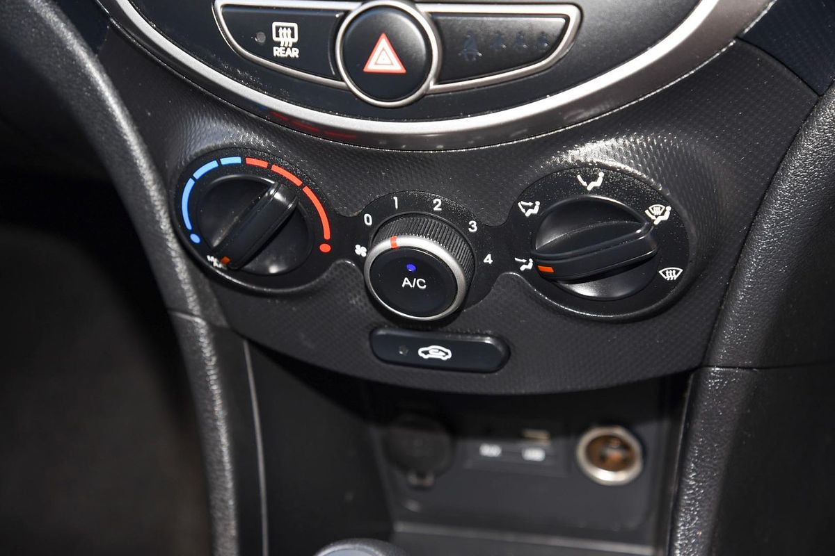 2014 Hyundai Accent Active RB2