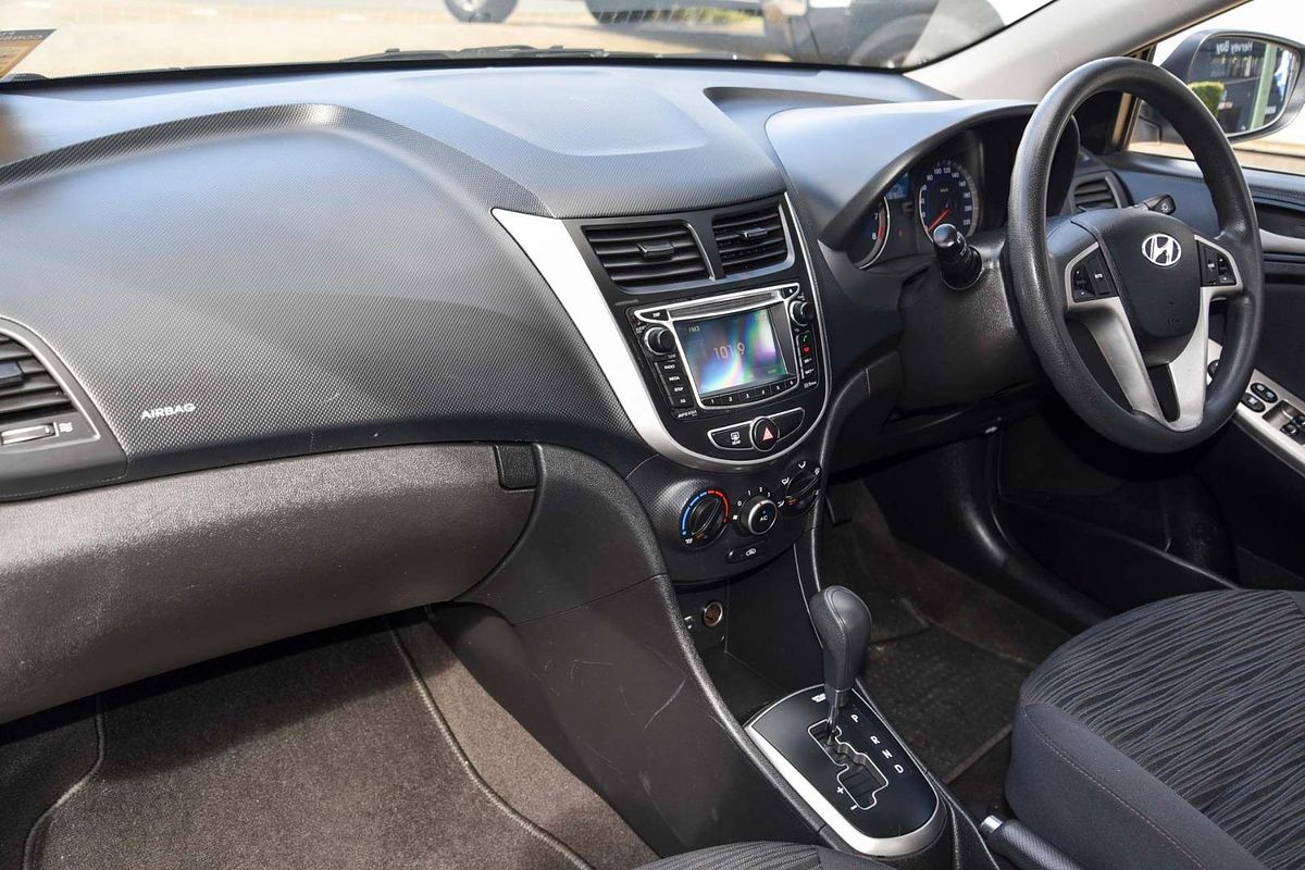 2014 Hyundai Accent Active RB2