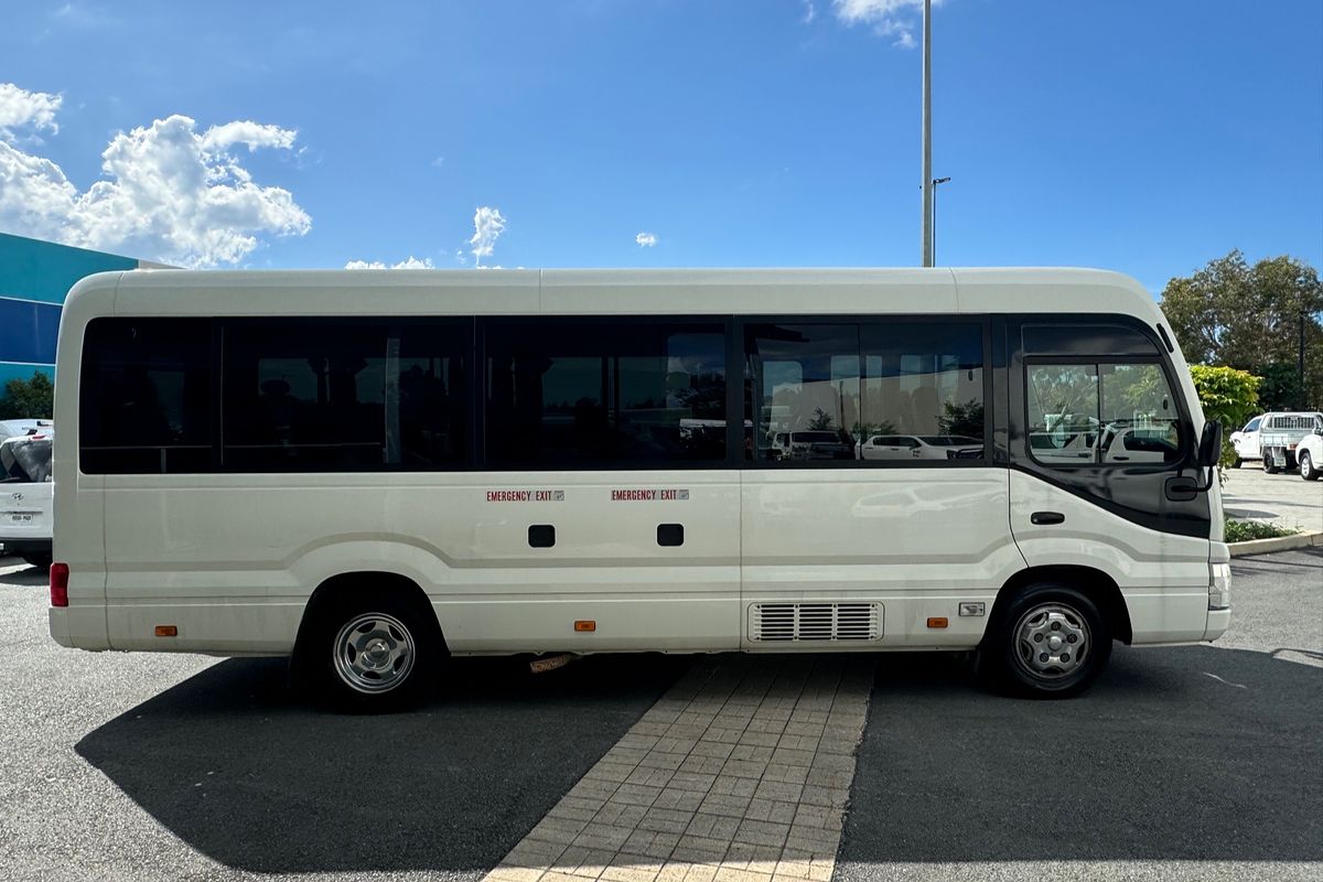 2020 Toyota COASTER DELUXE XZB70R
