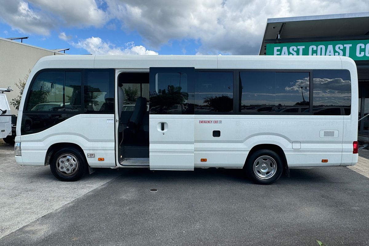 2020 Toyota COASTER DELUXE XZB70R