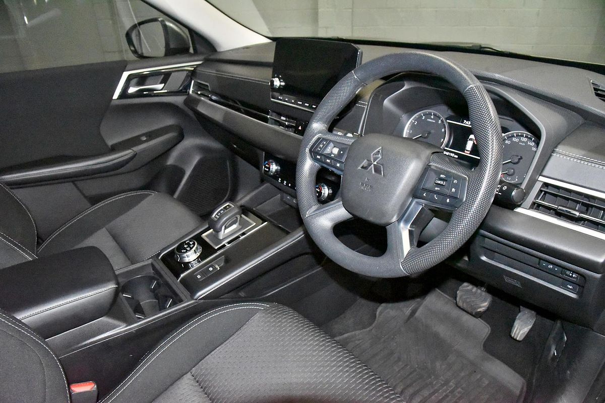 2021 Mitsubishi Outlander ES ZM