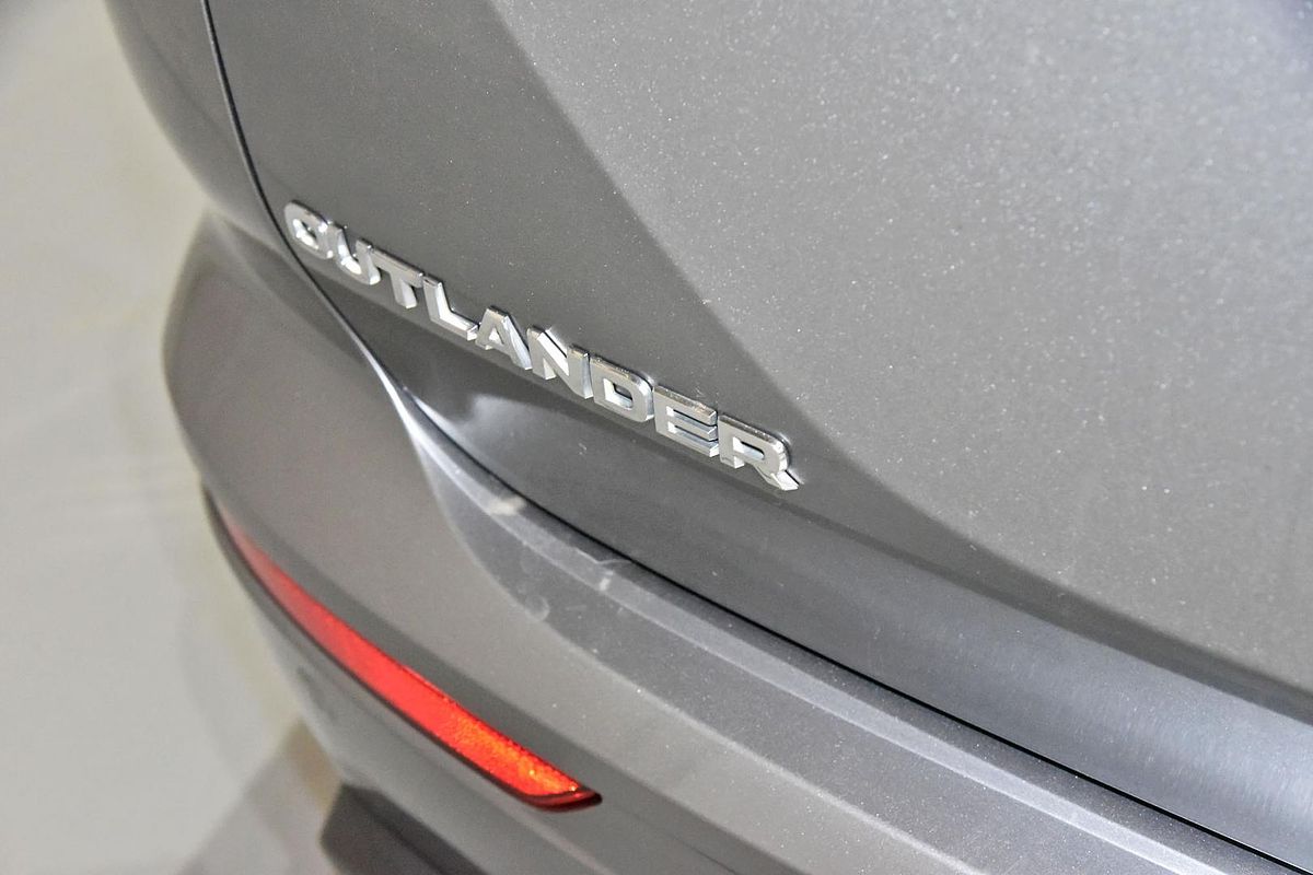 2021 Mitsubishi Outlander ES ZM
