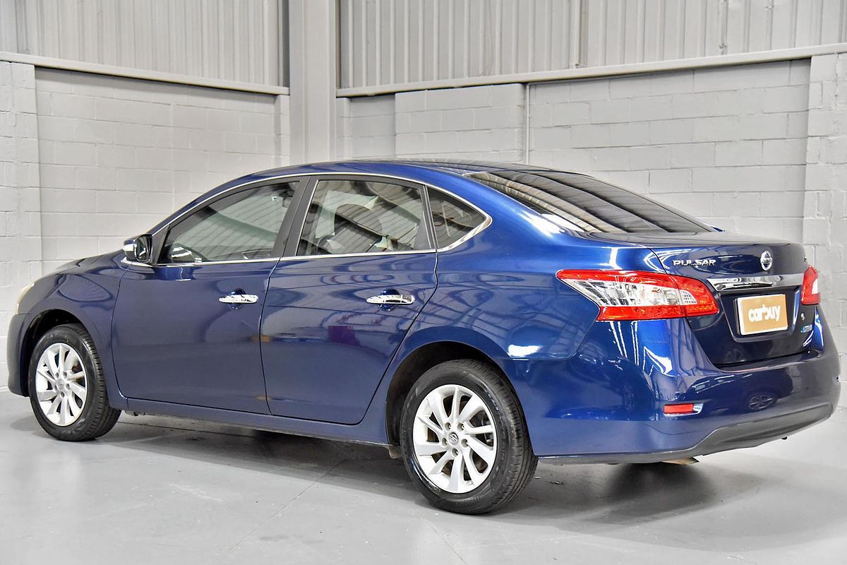 2013 Nissan Pulsar ST B17