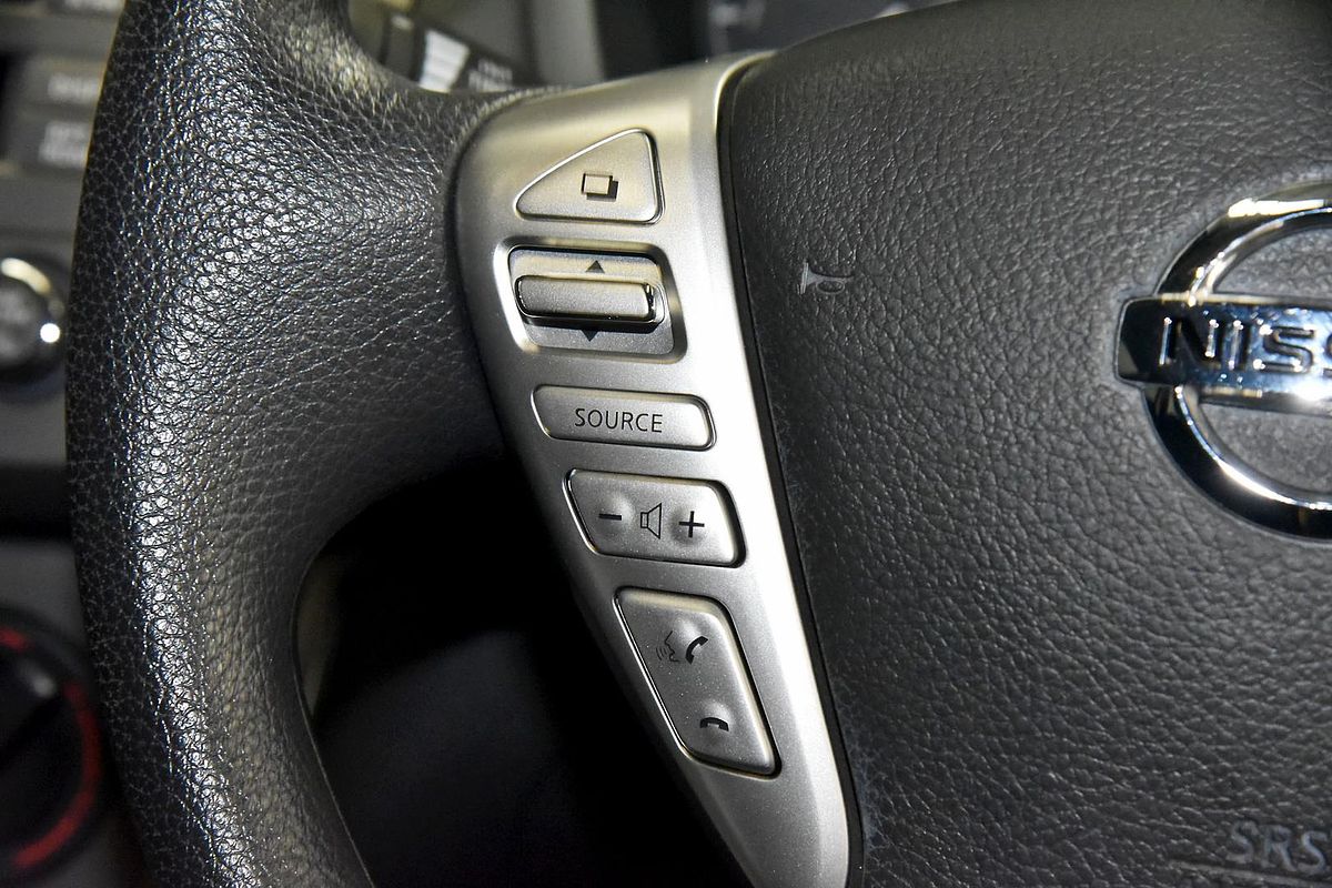 2013 Nissan Pulsar ST B17