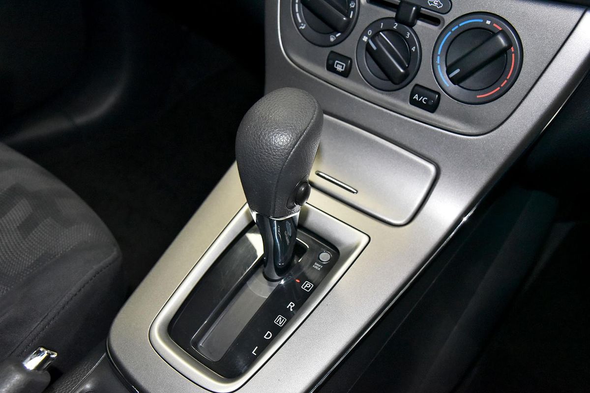 2013 Nissan Pulsar ST B17