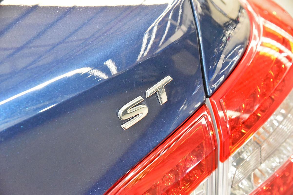 2013 Nissan Pulsar ST B17