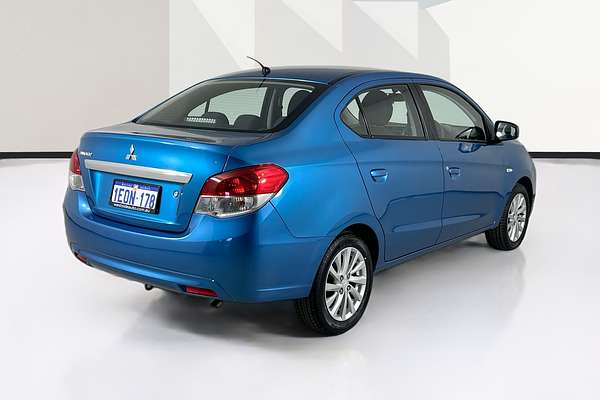 2014 Mitsubishi MIRAGE ES LA