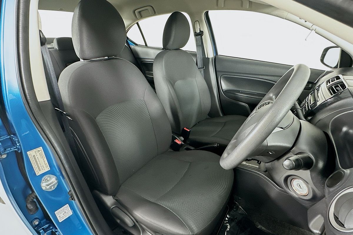 2014 Mitsubishi MIRAGE ES LA