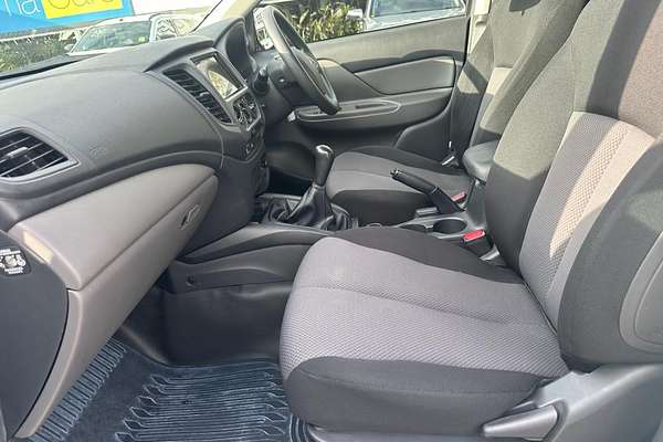 2017 Mitsubishi Triton GLX MQ 4X4