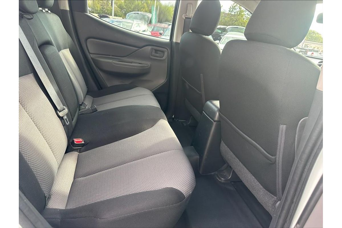 2017 Mitsubishi Triton GLX MQ 4X4