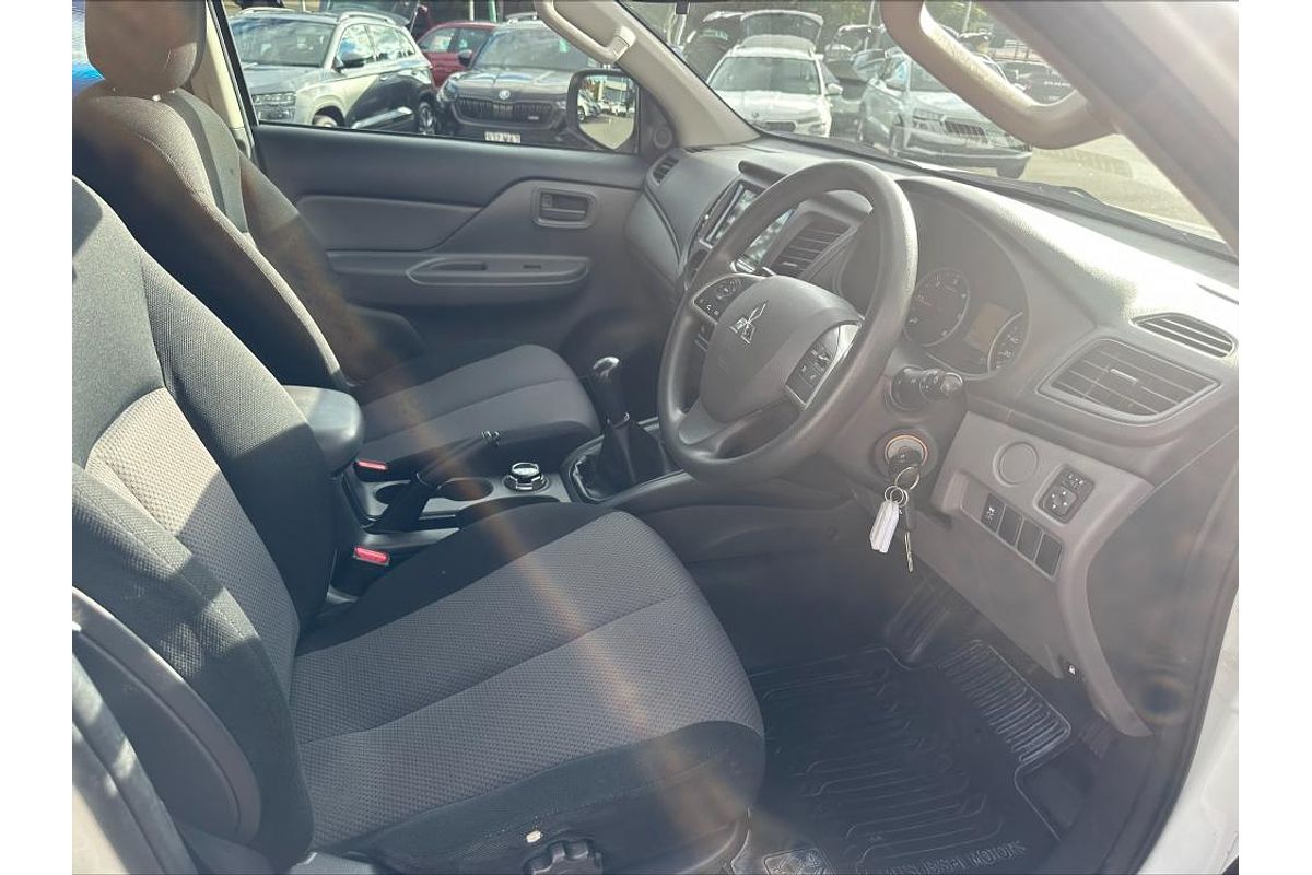 2017 Mitsubishi Triton GLX MQ 4X4