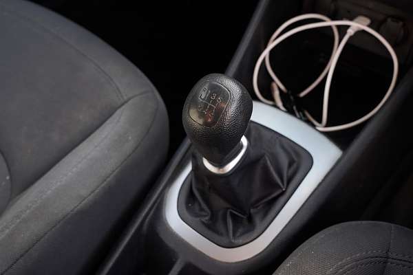 2013 Kia Rio S UB