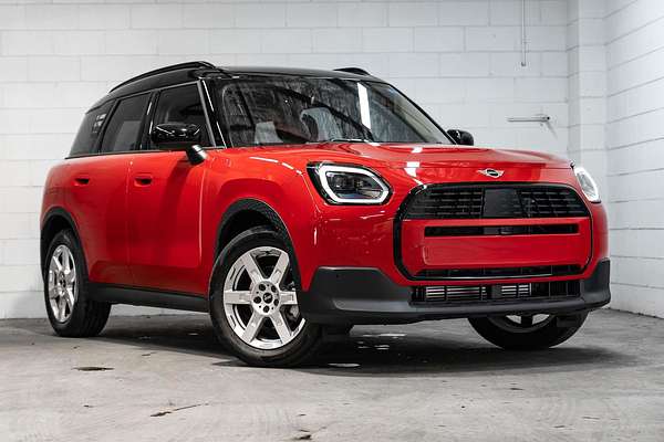 2024 MINI Countryman C Classic U25