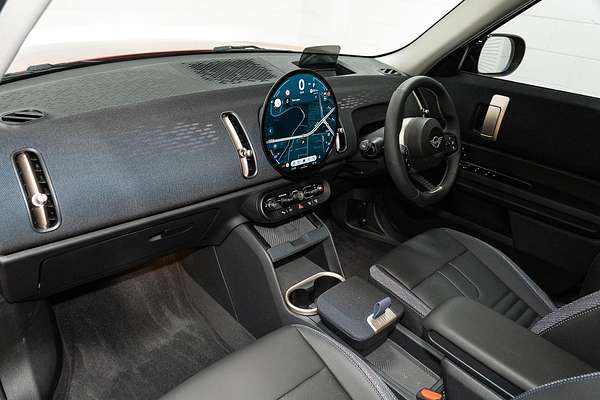 2024 MINI Countryman C Classic U25