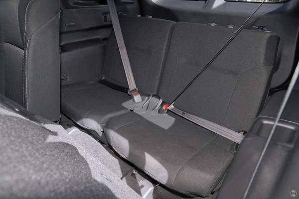 2024 Mitsubishi Outlander LS ZM