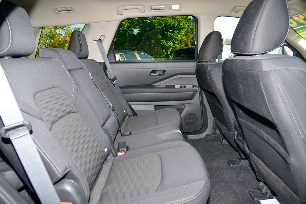 2024 Nissan Pathfinder ST-L R53