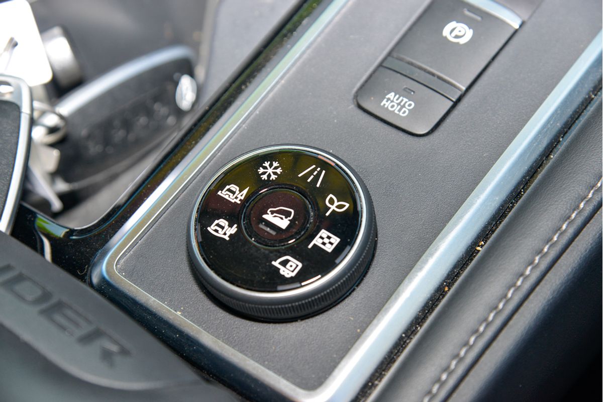 2024 Nissan Pathfinder ST-L R53