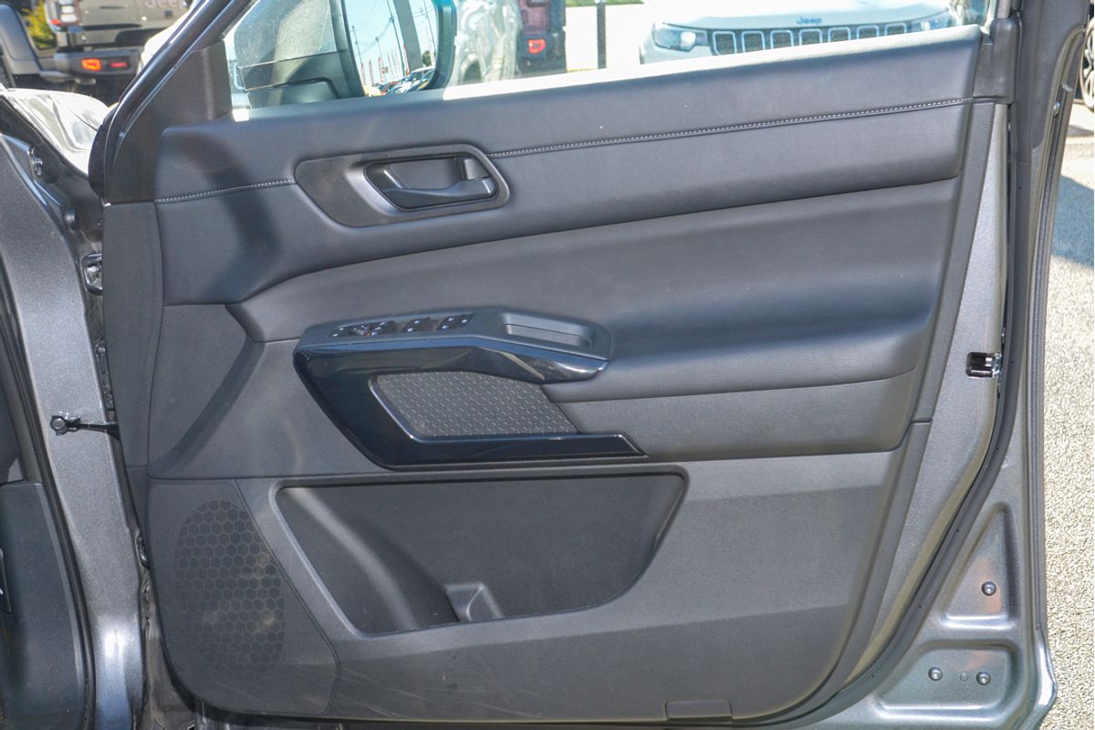 2024 Nissan Pathfinder ST-L R53