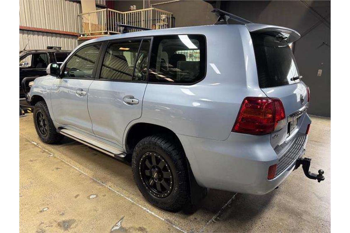 2013 Toyota Landcruiser GXL VDJ200R