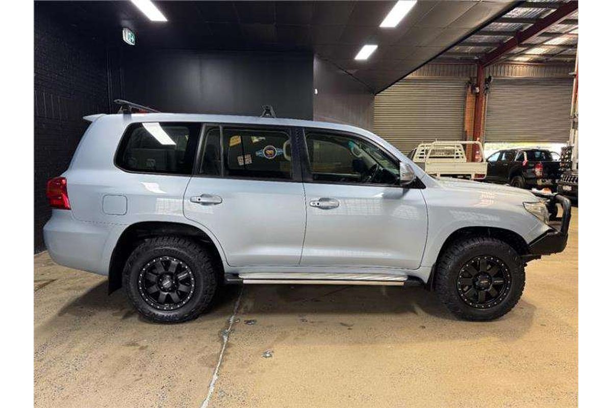 2013 Toyota Landcruiser GXL VDJ200R
