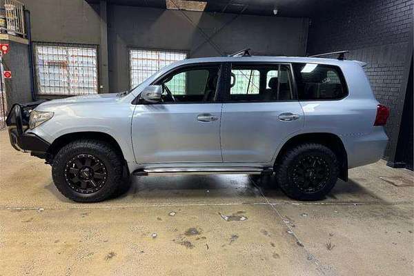 2013 Toyota Landcruiser GXL VDJ200R