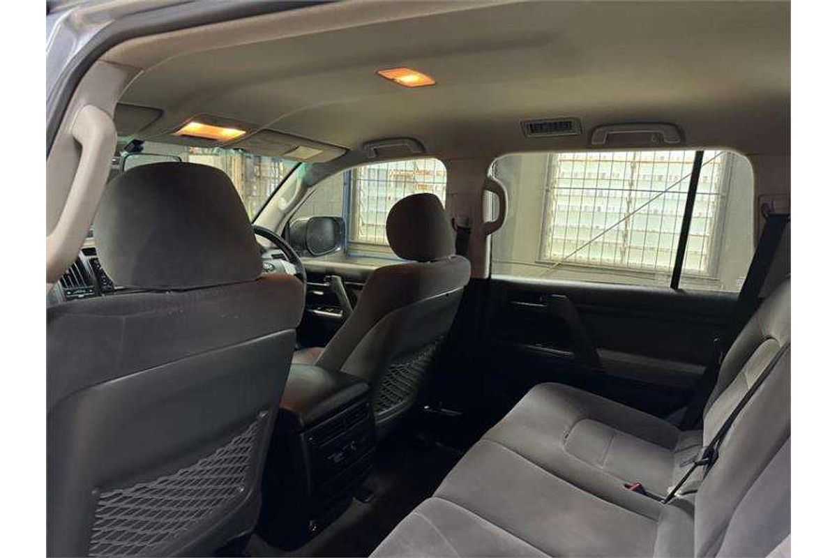 2013 Toyota Landcruiser GXL VDJ200R