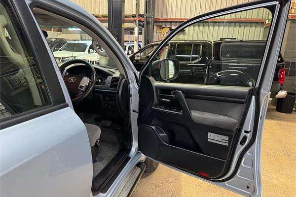 2013 Toyota Landcruiser GXL VDJ200R