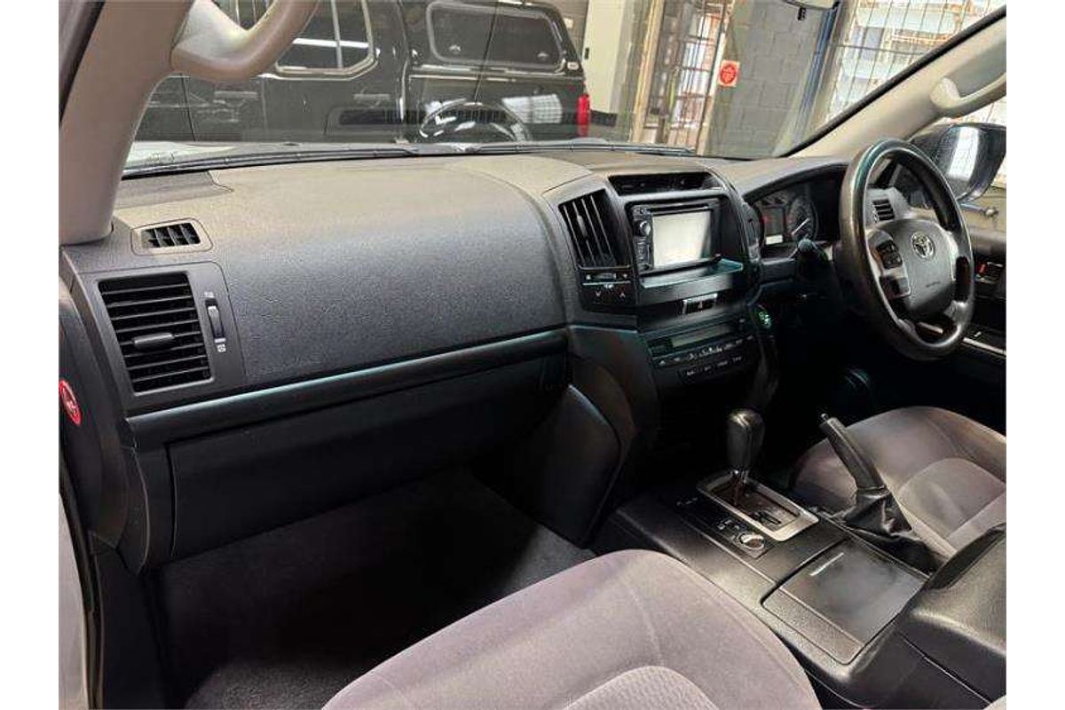 2013 Toyota Landcruiser GXL VDJ200R