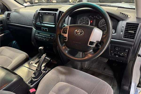 2013 Toyota Landcruiser GXL VDJ200R