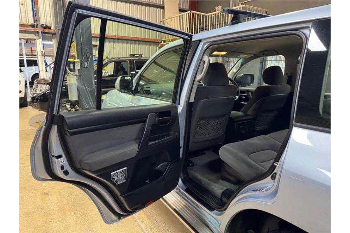 2013 Toyota Landcruiser GXL VDJ200R