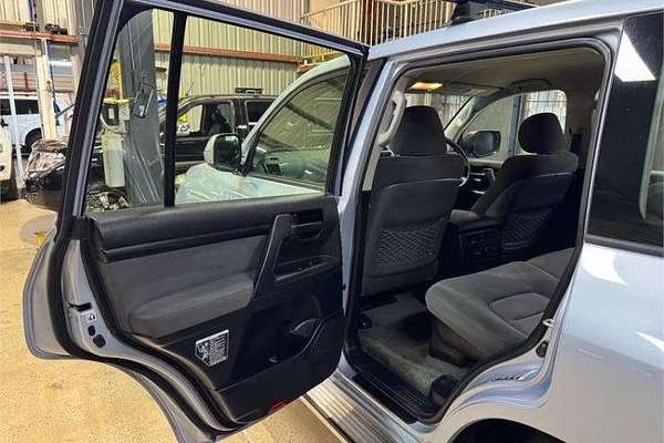 2013 Toyota Landcruiser GXL VDJ200R