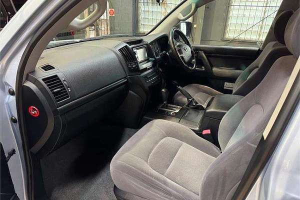 2013 Toyota Landcruiser GXL VDJ200R