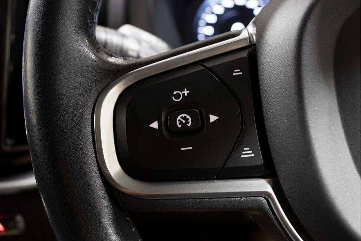 2017 Volvo XC60 D4 Momentum