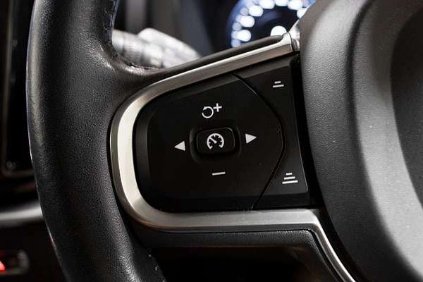 2017 Volvo XC60 D4 Momentum