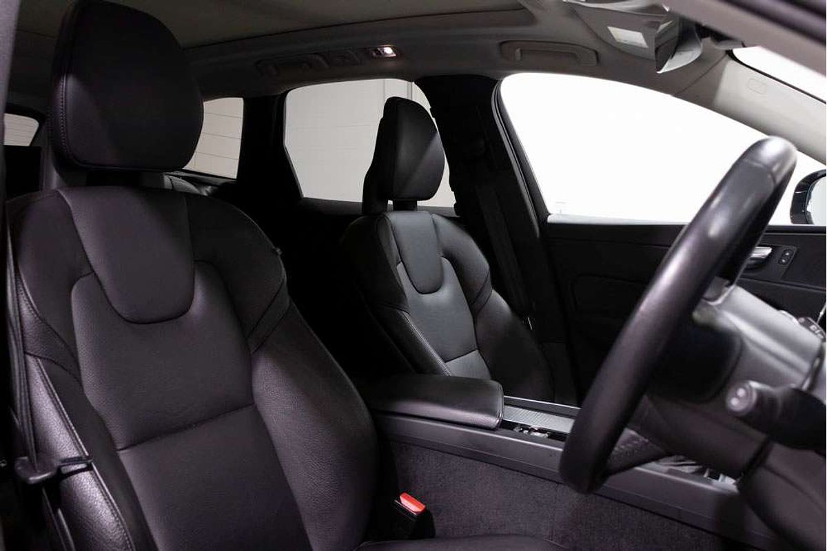 2017 Volvo XC60 D4 Momentum