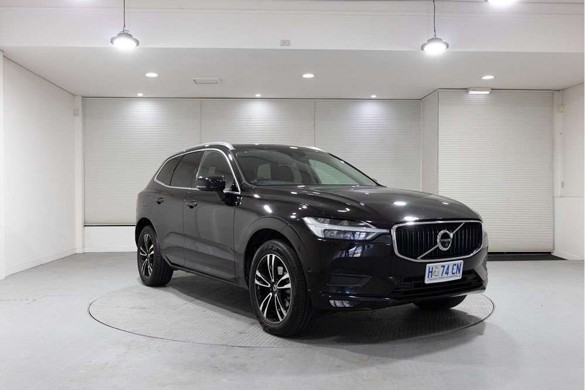 2017 VOLVO XC60 D4 MOMENTUM (AWD) 8 SP AUTOMATIC GEARTRONIC 4D WAGON DT4 DIESEL