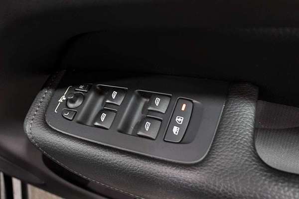 2017 Volvo XC60 D4 Momentum