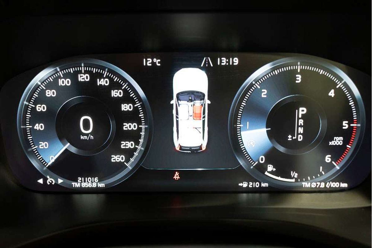 2017 Volvo XC60 D4 Momentum