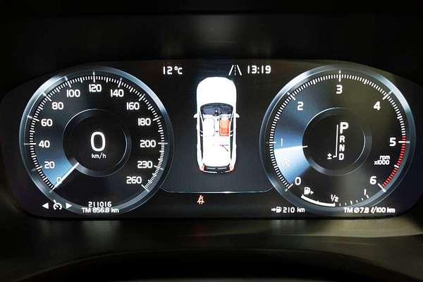 2017 Volvo XC60 D4 Momentum