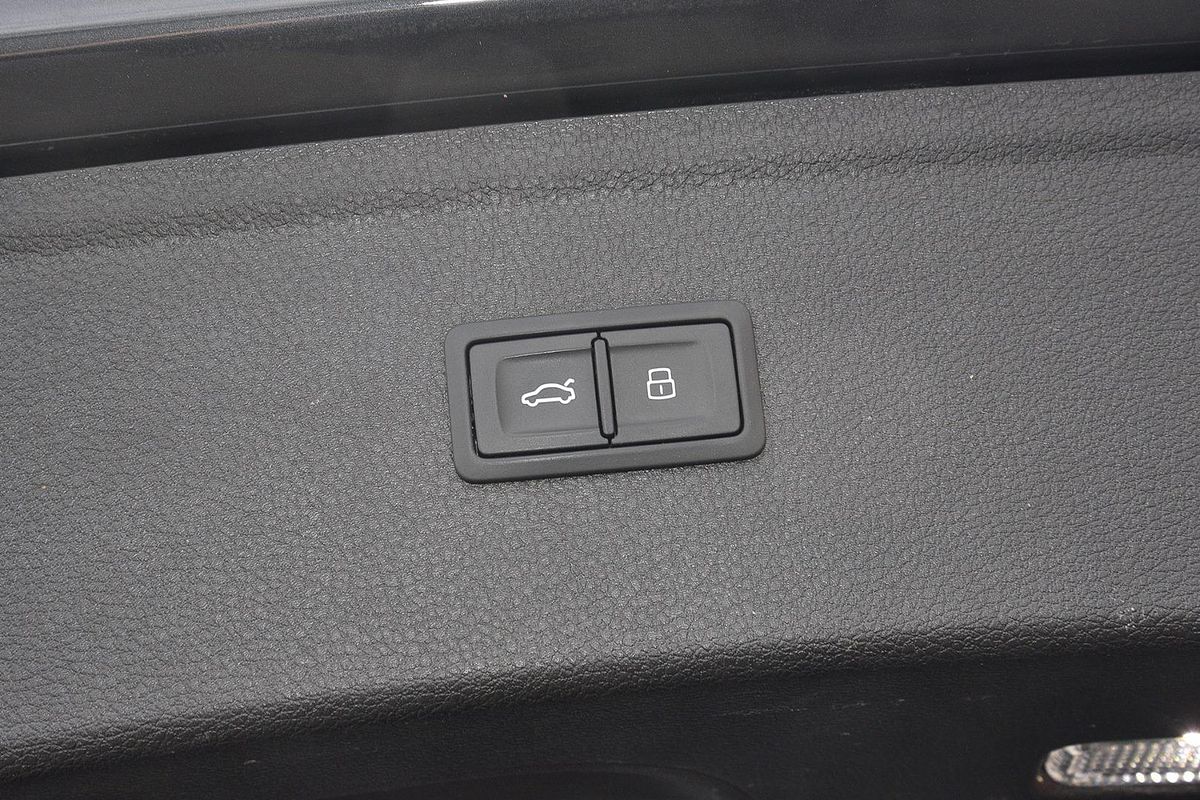 2023 Audi Q5 35 TDI FY