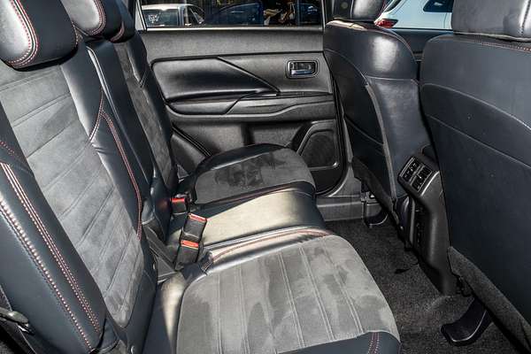 2020 Mitsubishi Outlander Black Edition ZL