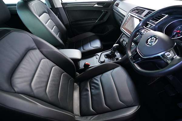2017 Volkswagen TIGUAN TIGUAN 162 TSI HIGHLINE 5NA