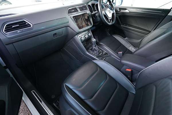 2017 Volkswagen TIGUAN TIGUAN 162 TSI HIGHLINE 5NA