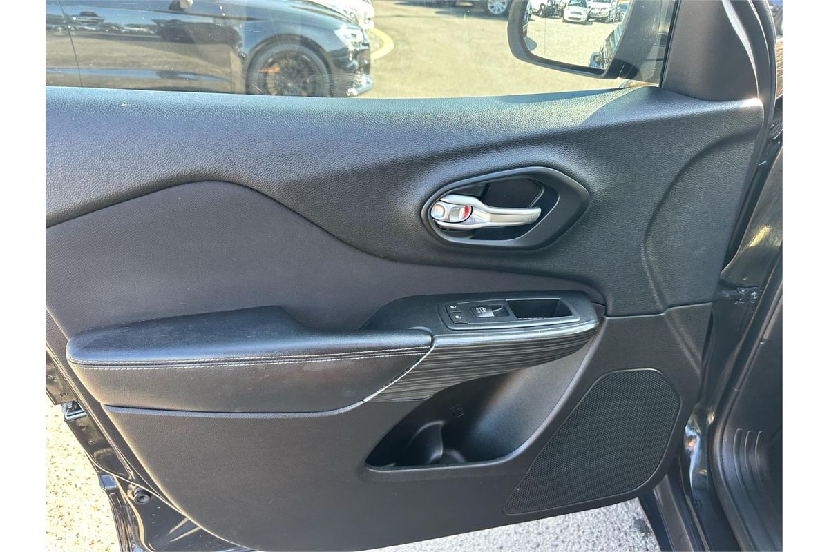 2015 Jeep Cherokee Blackhawk KL