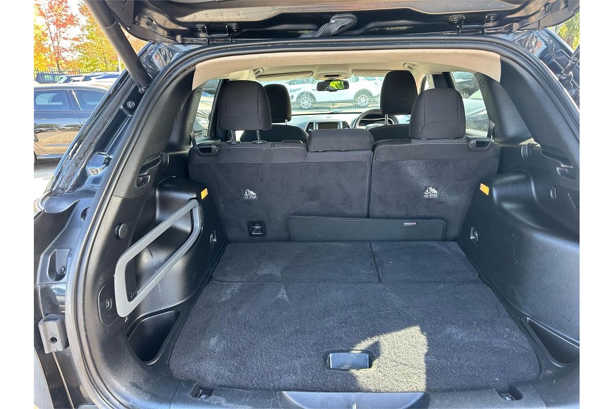 2015 Jeep Cherokee Blackhawk KL