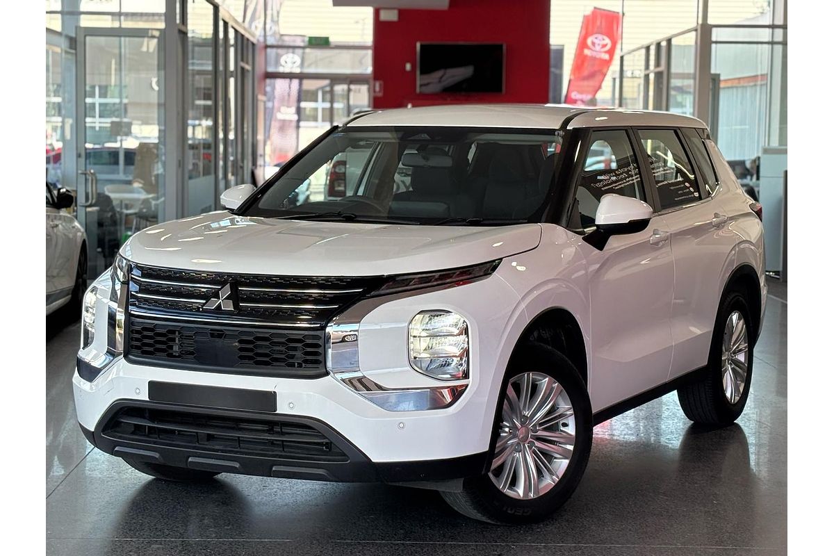 2022 Mitsubishi Outlander ES ZM